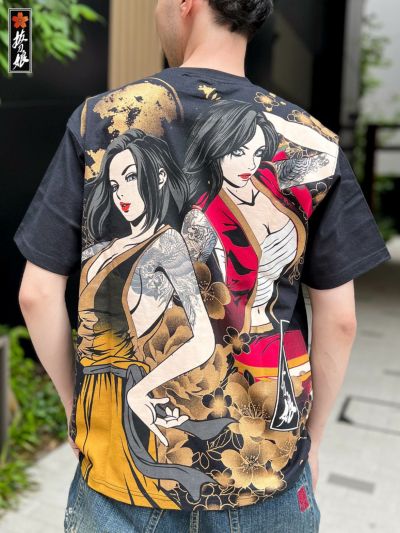 ≪50%OFF≫【抜刀娘】<br>“妃那/一華：阿吽”刺繍入りプリントTシャツ≪返品・取寄対応不可≫