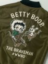 【The BRAVE-MAN×BETTY BOOP】“アラスカベティ”総刺繍スカジャン×MA-1 2WAYジャケット〔別注〕
