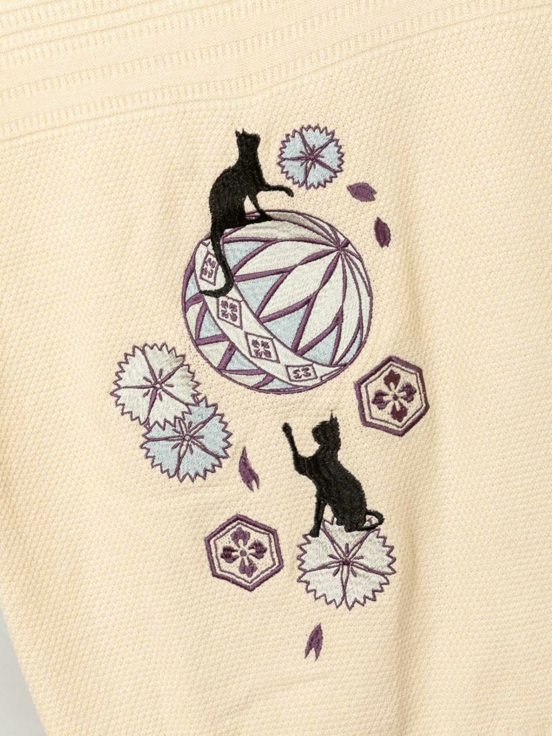 【雅結】猫と毬刺繍 アシンメトリーニットプルオーバー