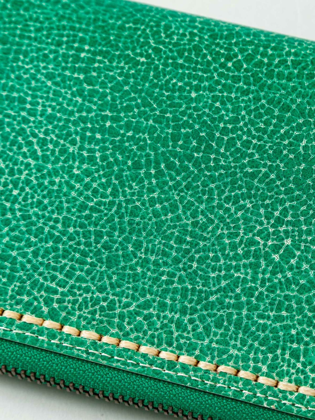 【PANDIESTA JAPAN】熊猫謹製クラック加工 ラウンドZIPレザーロングウォレット