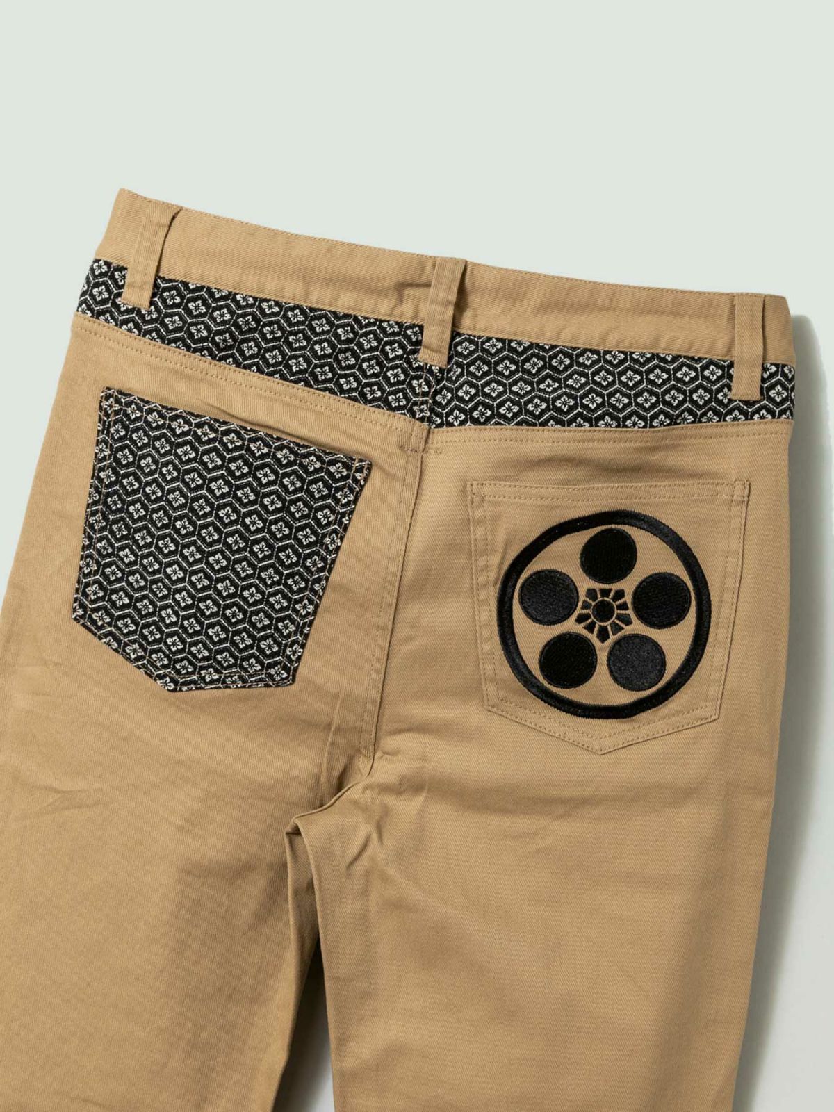 【雅結】家紋刺繍ちりめん切替 カツラギ素材パンツ