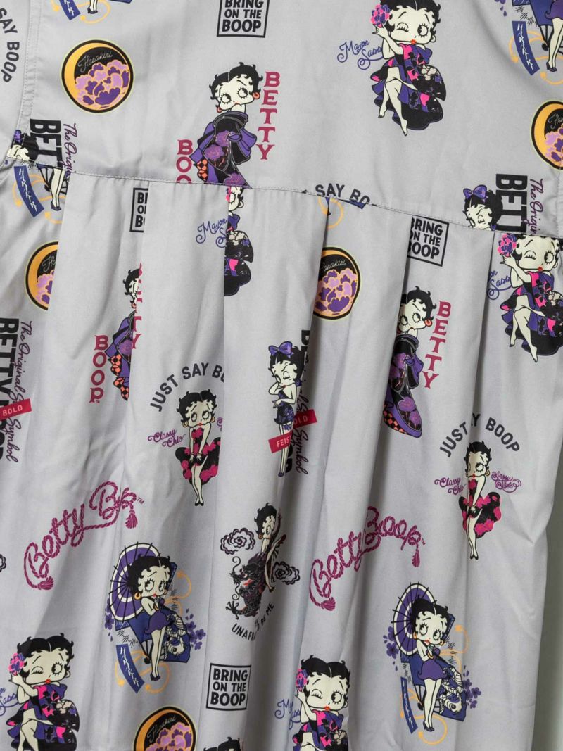 【HARAKIRI×BETTY BOOP】“アーカイブベティ”総柄プリント 半袖シャツワンピース〔別注〕