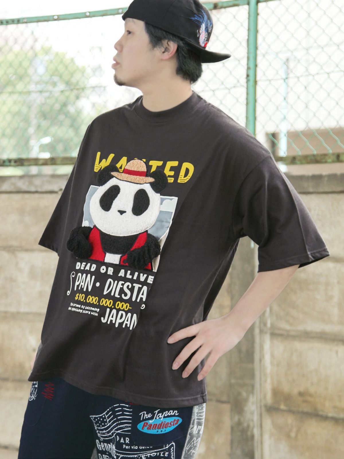 【PANDIESTA JAPAN】“手ぶらパンダ”刺繍入りトリックTシャツ
