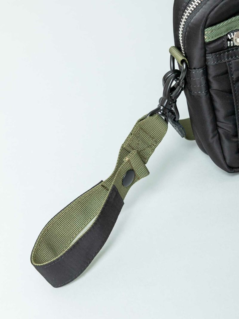 【AVIREX】FLIGHT NYLON BOX SHOULDER BAG