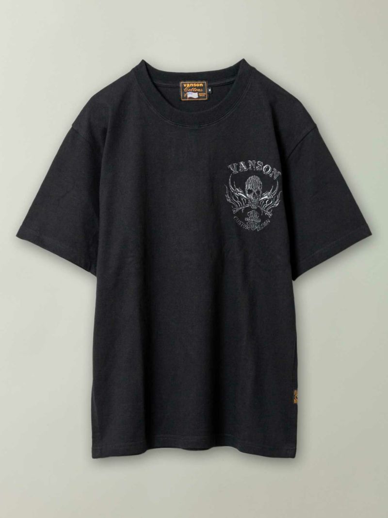 【VANSON】“スカルファイヤー”モノトーン刺繍Tシャツ