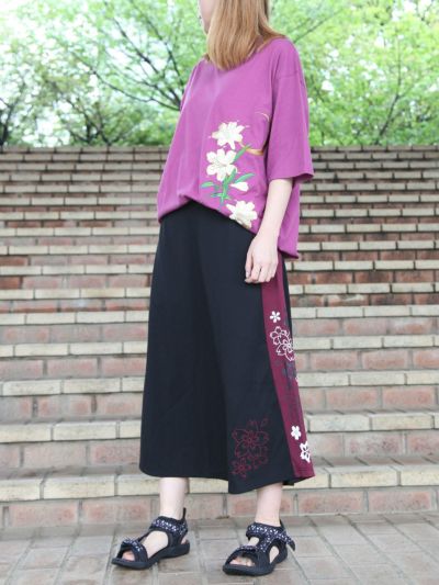 ≪27%OFF≫【雅結】<br>三日月と百合刺繍フレンチTシャツ≪返品・取寄対応不可≫