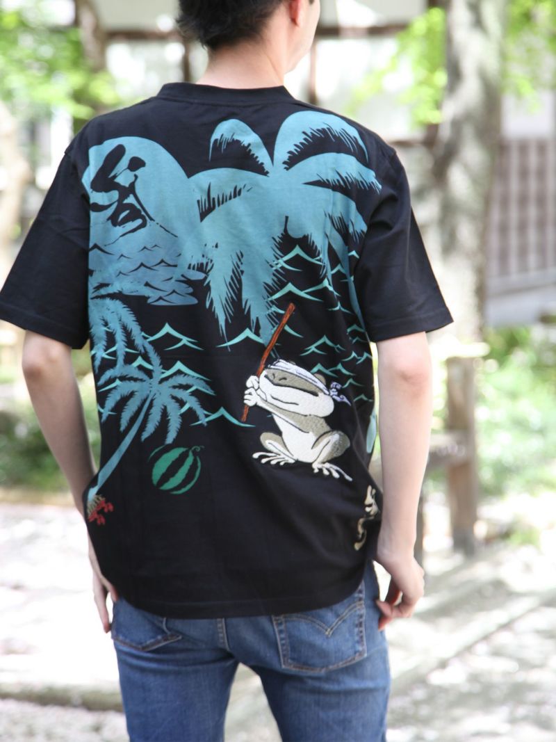 ＜予約＞【参丸一】“蛙のスイカ割り”刺繍入りプリントTシャツ