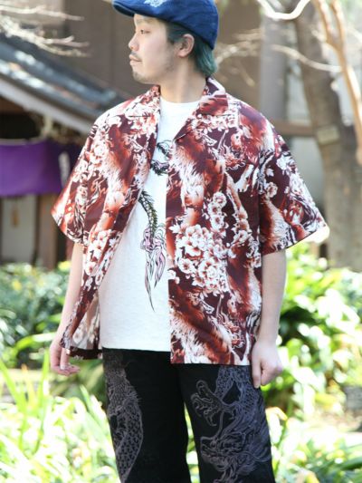≪20%OFF≫【絡繰魂・粋】<br>“狼と牡丹”総柄アロハシャツ≪返品・取寄対応不可≫