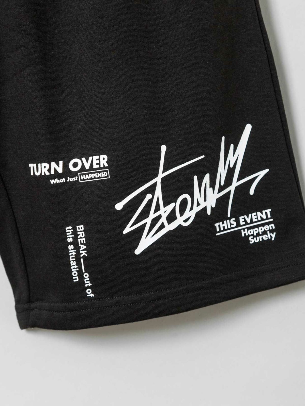 ストリートロゴプリント裏毛スウェットショーツ