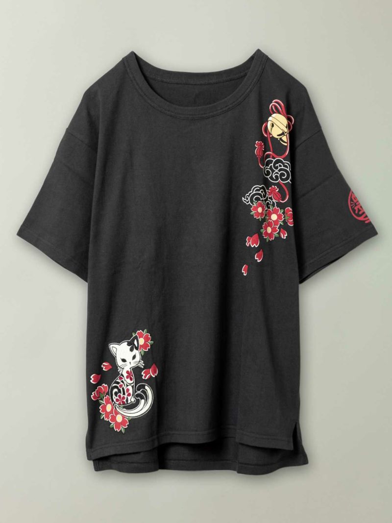 【SUMINEKO】“スミサクラ”刺繍入りTシャツ