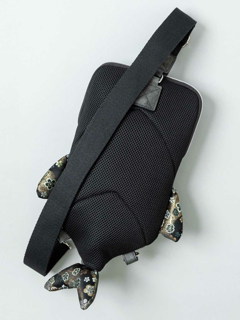 【雅結】“ジンベエザメ”金襴織物遣い縦型ボディバッグ