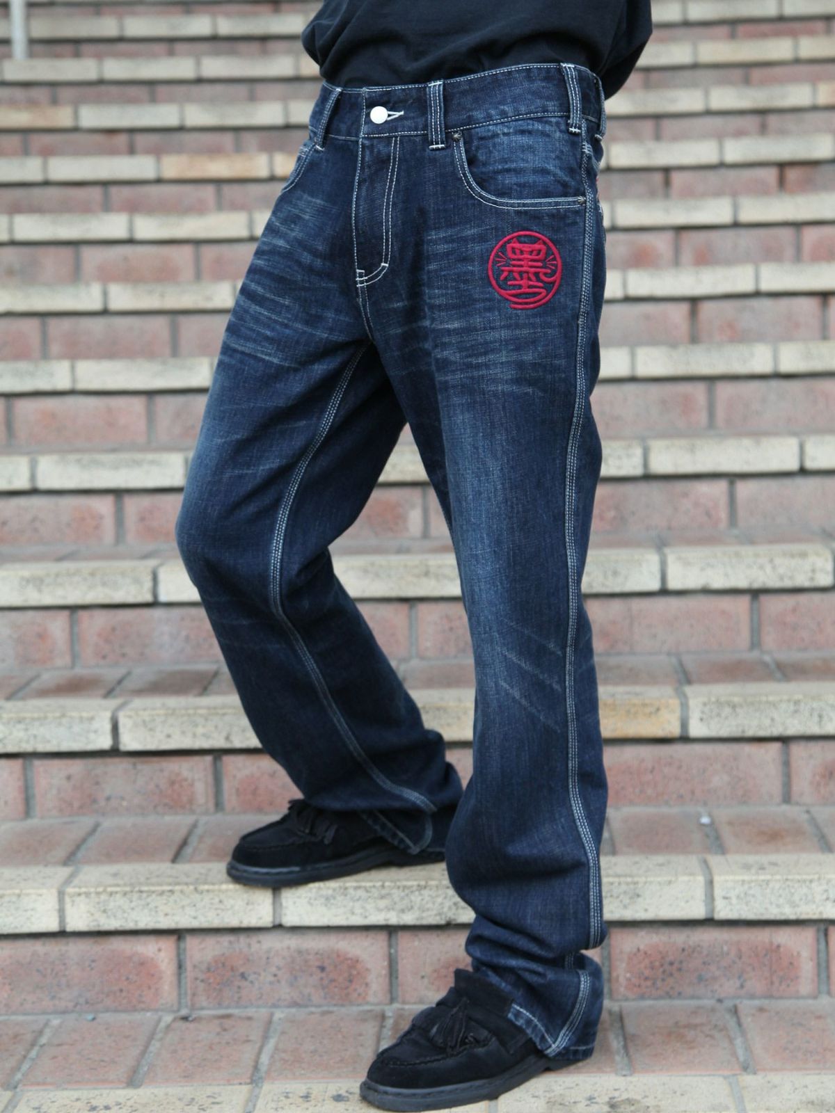 【SUMINEKO】“スミサクラ”総刺繍デニムパンツ