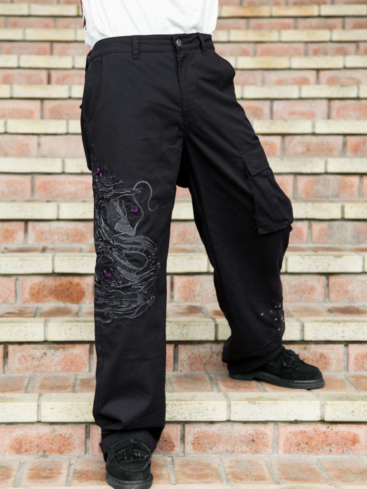 【絡繰魂・漆】“龍桜”総刺繍カーゴパンツ