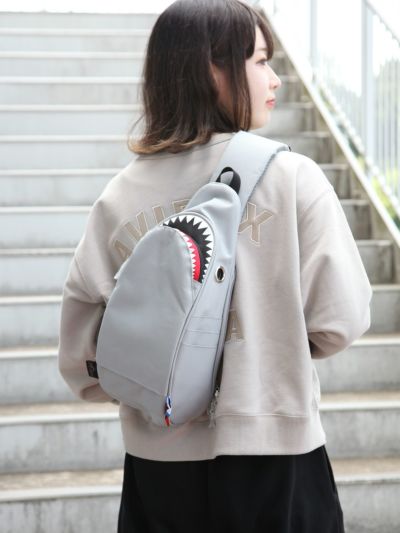 【MORN CREATIONS】<br>“シャーク”スリングバッグ