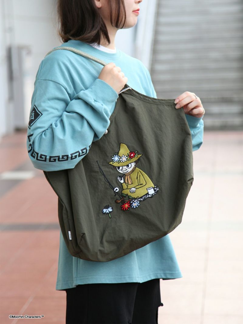 【MOOMIN】“リトルミイ＆スナフキン＆ニョロニョロ”撥水加工ナイロン総刺繍トートバッグ