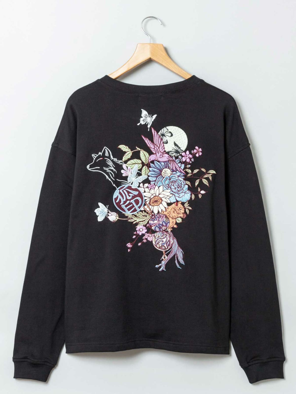 【今昔 -KON-JAKU-】“楽園に咲く花”総刺繍トレーナー