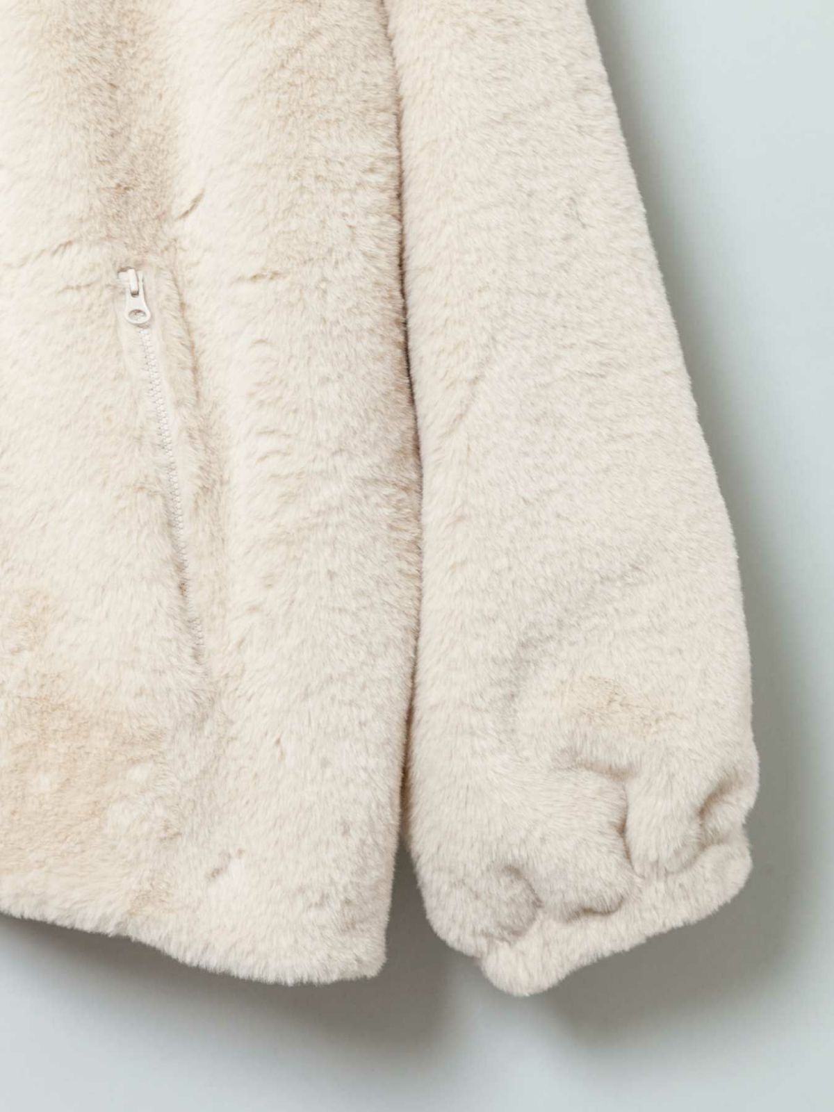 【LiN】“ラミとアールとラビの尻尾はリアルだよ！”ふわふわフェイクファー総刺繍耳付きZIPパーカー