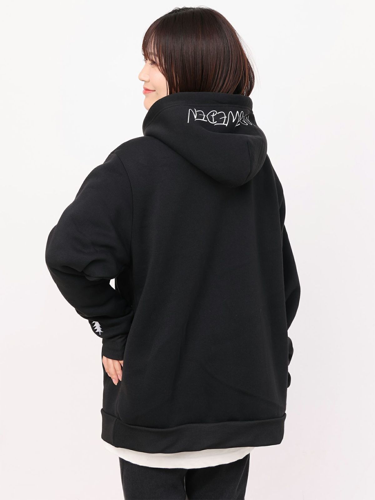 【moz】<br>チェックエルクプリント 裏起毛プルパーカー〔別注〕