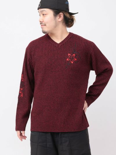 ＜会員様限定！8月使えるクーポン配布中＞<br>≪22%OFF≫【雅結】<br>トライバル桜刺繍 Vネックリブニット≪返品・取寄対応不可≫