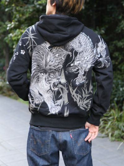 【絡繰魂・粋】<br>“龍虎 暗黒”総刺繍ZIPパーカー