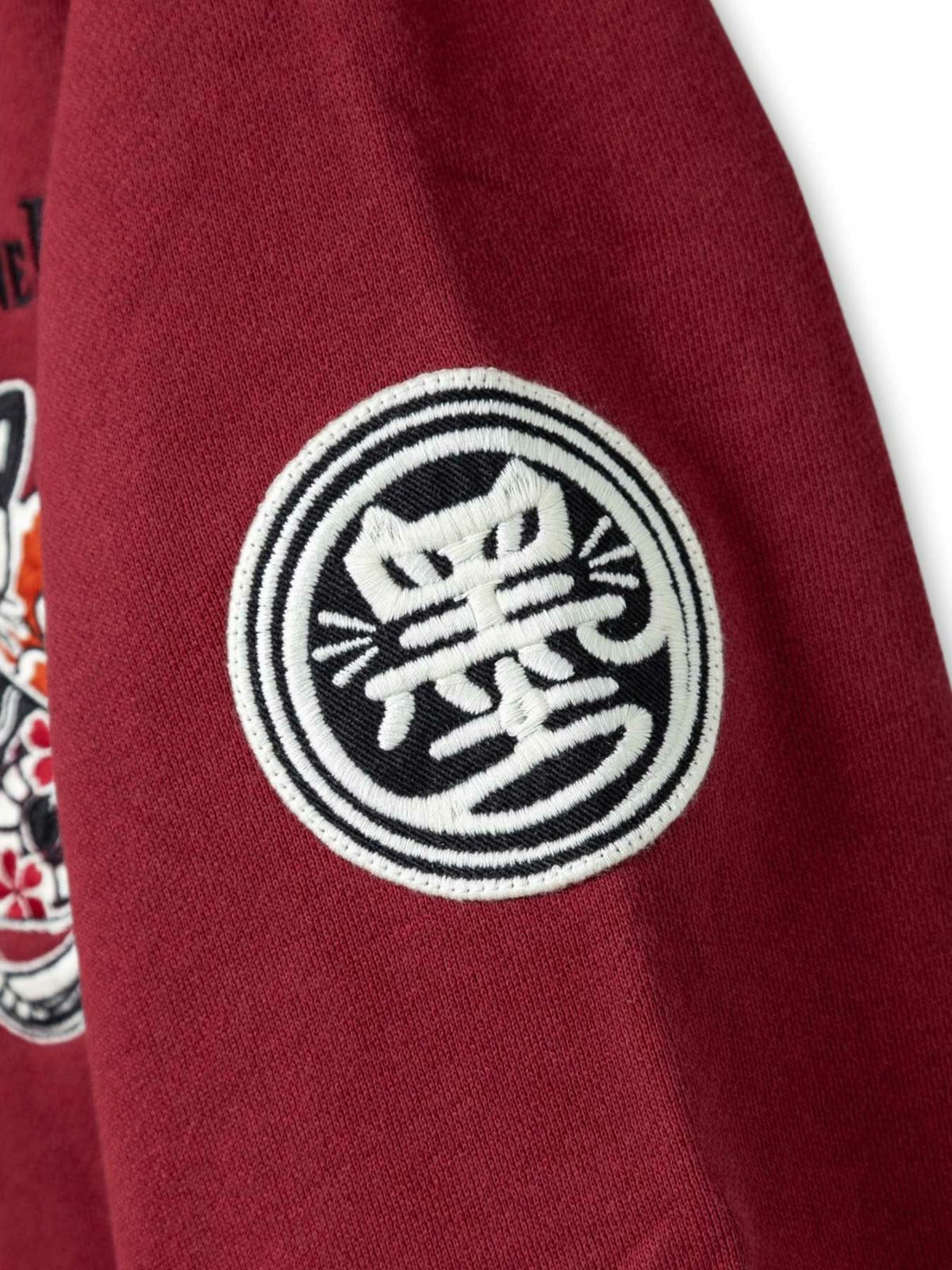 【SUMINEKO】“干支のヘビネコ”総刺繍ZIPパーカー