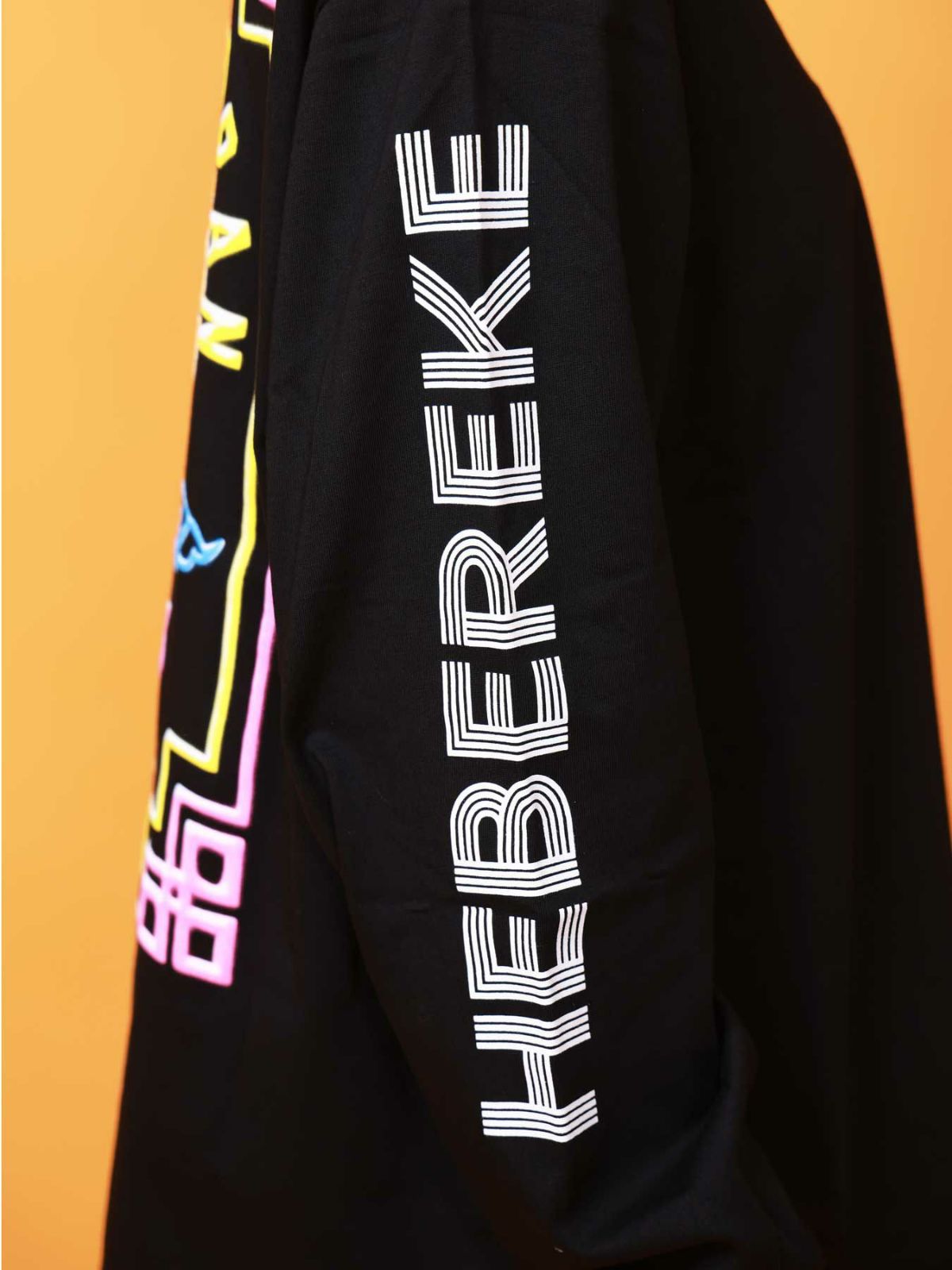 【YOIDORE】“へべれけネオン”刺繍入り発泡プリントロンT