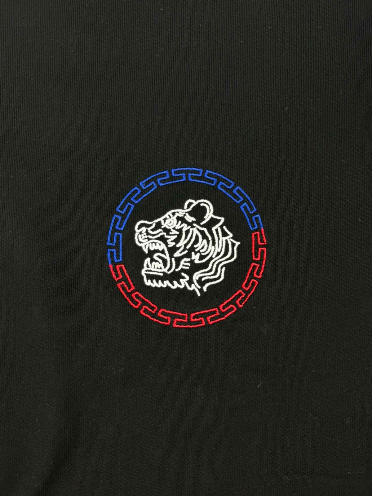 【YOIDORE】“酒愛好家”刺繍入りトレーナー