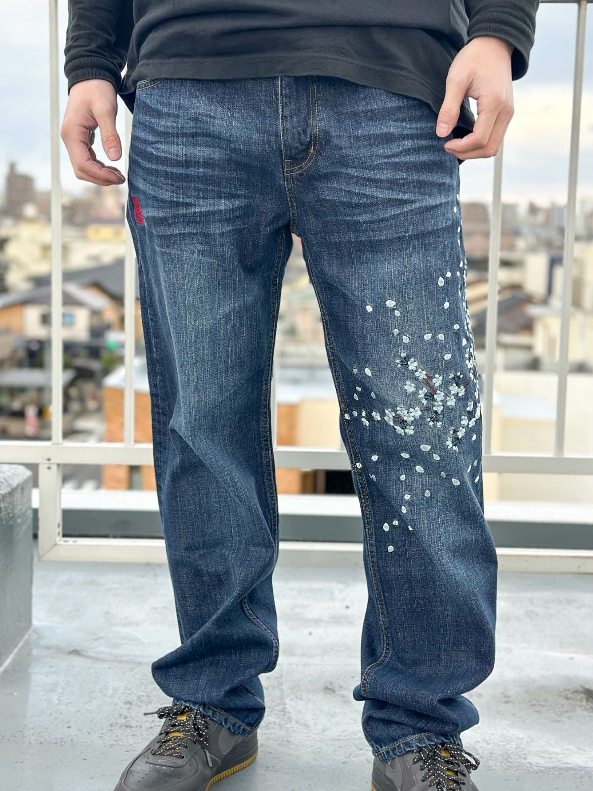 【絡繰魂】“桜吹雪”総刺繍デニムパンツ