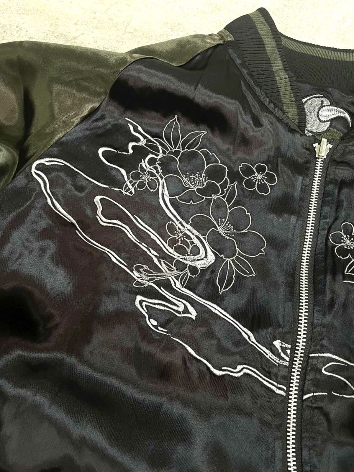 【絡繰魂・粋】“雅龍牡丹”総刺繍リバーシブルスカジャン