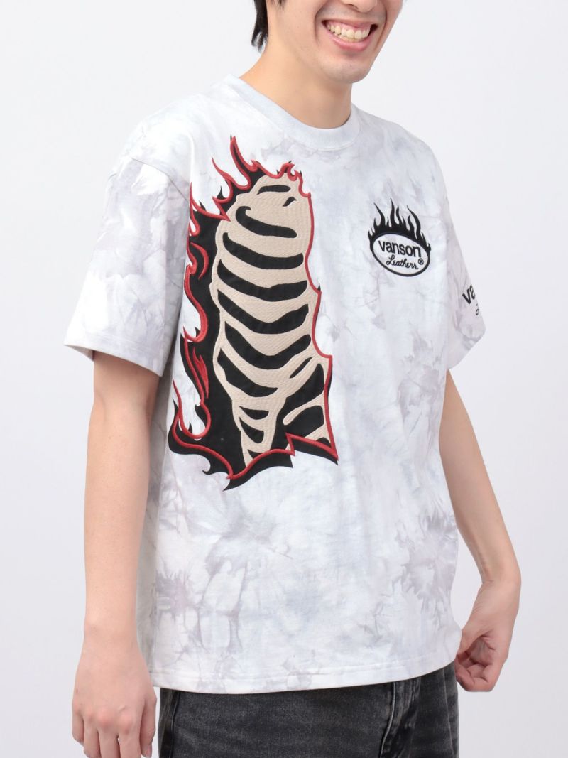 【VANSON】“FIRE BORN”刺繍入りTシャツ〔別注〕