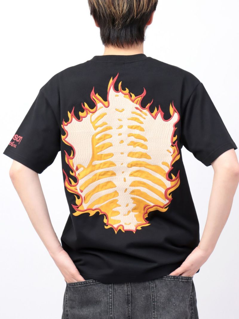 【VANSON】“FIRE BORN”刺繍入りTシャツ〔別注〕