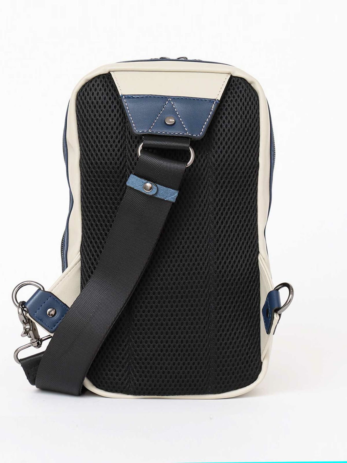 【雅結】桜柄金襴織物遣い 縦型ボディバッグ