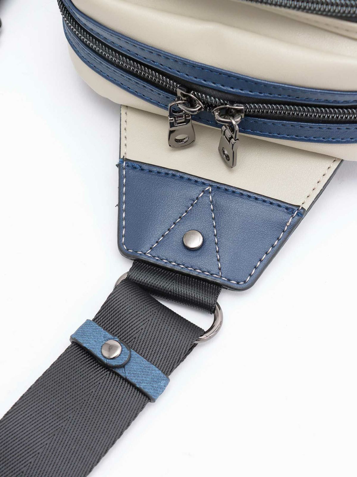 【雅結】桜柄金襴織物遣い 縦型ボディバッグ