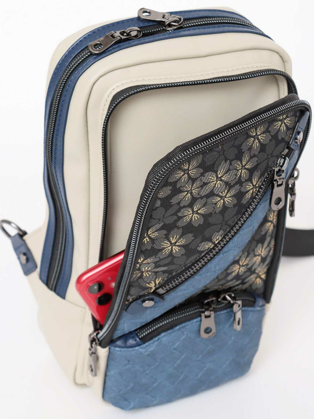 【雅結】桜柄金襴織物遣い 縦型ボディバッグ