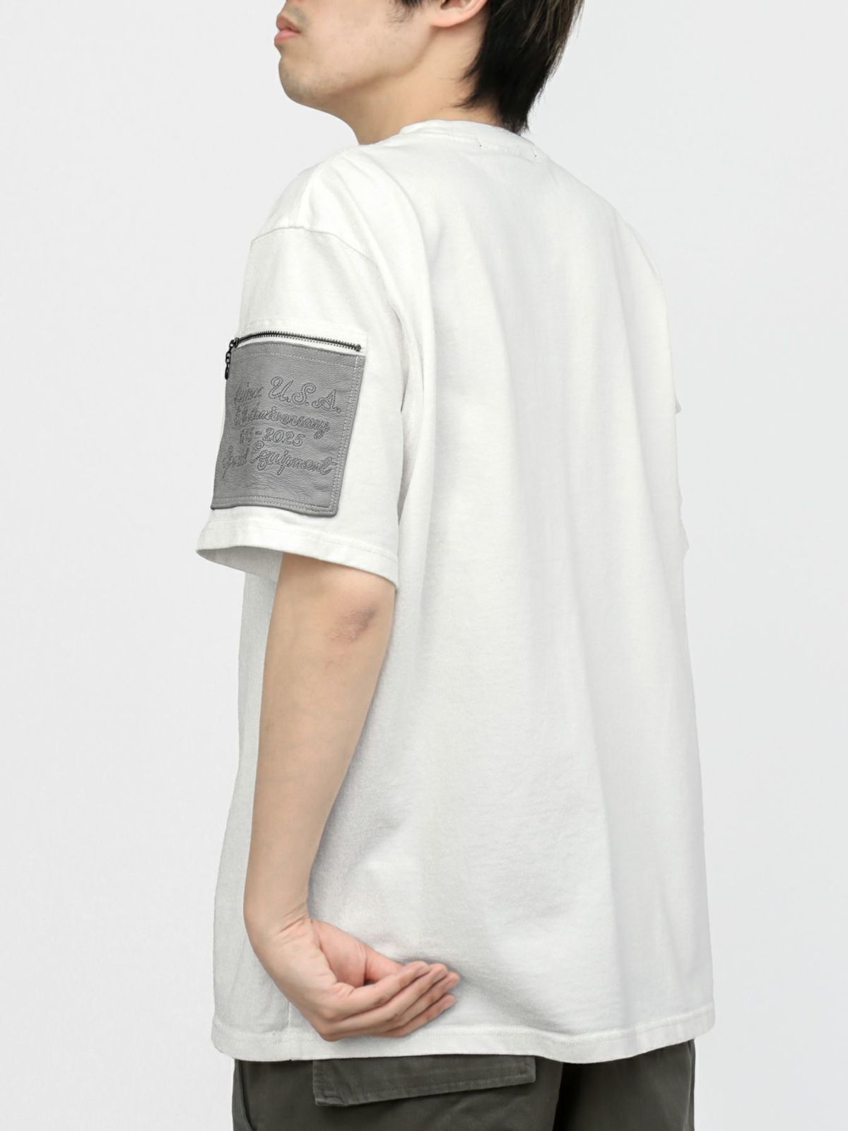【AVIREX】LEATHER PATCHED FATIGUE T-SHIRT＜50th Anniversary＞