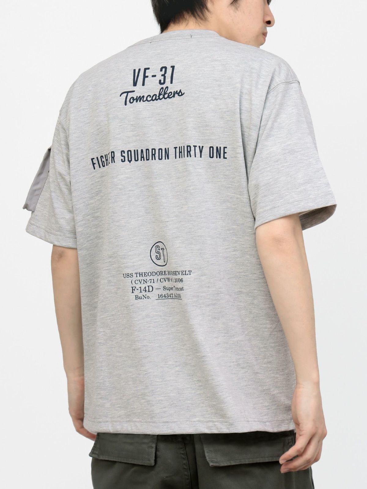 【AVIREX】LEATHER PATCHED VARSITY T-SHIRT＜50th Anniversary＞