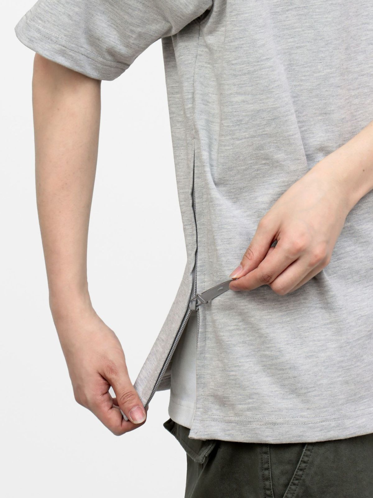 【AVIREX】LEATHER PATCHED VARSITY T-SHIRT＜50th Anniversary＞