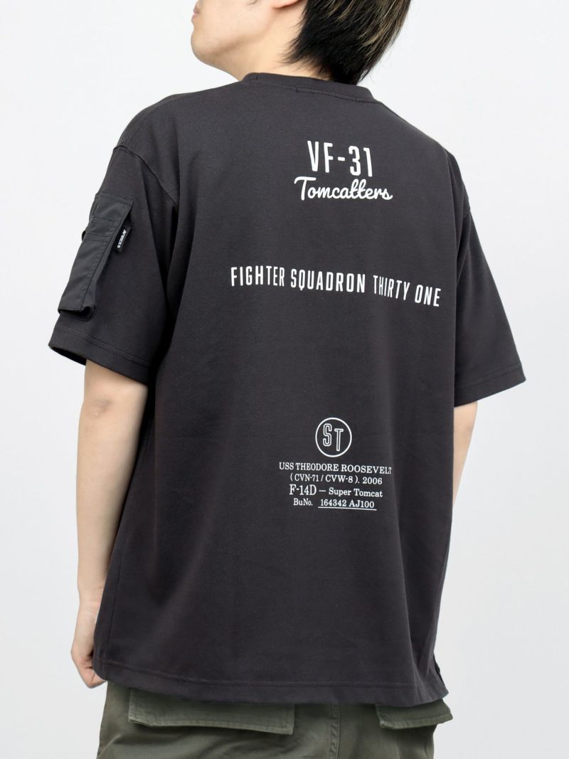 【AVIREX】LEATHER PATCHED VARSITY T-SHIRT＜50th Anniversary＞