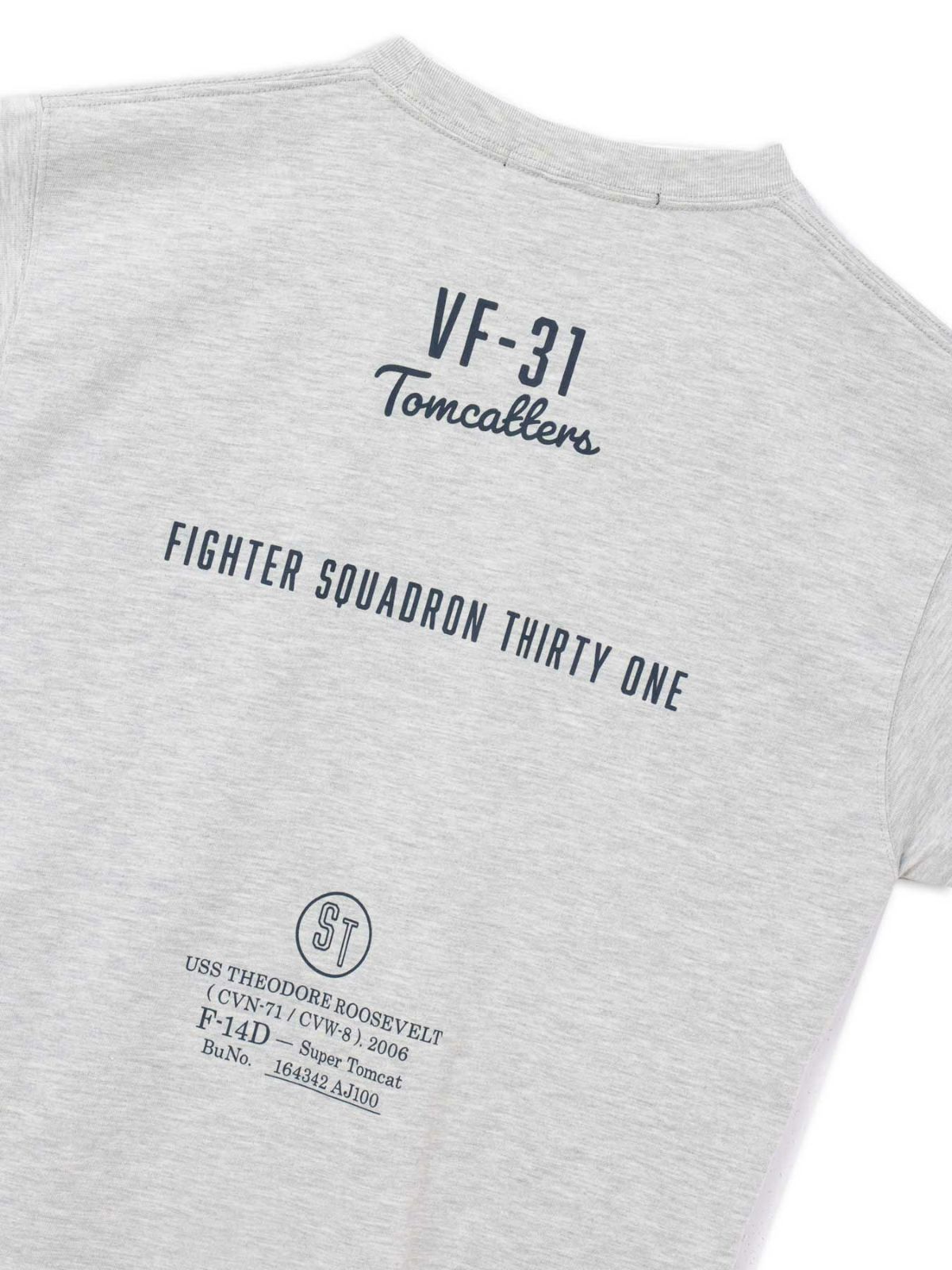 【AVIREX】LEATHER PATCHED VARSITY T-SHIRT＜50th Anniversary＞