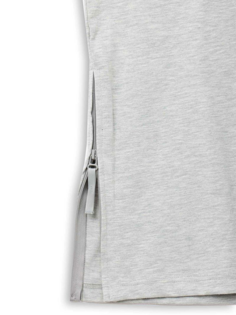 【AVIREX】LEATHER PATCHED VARSITY T-SHIRT＜50th Anniversary＞