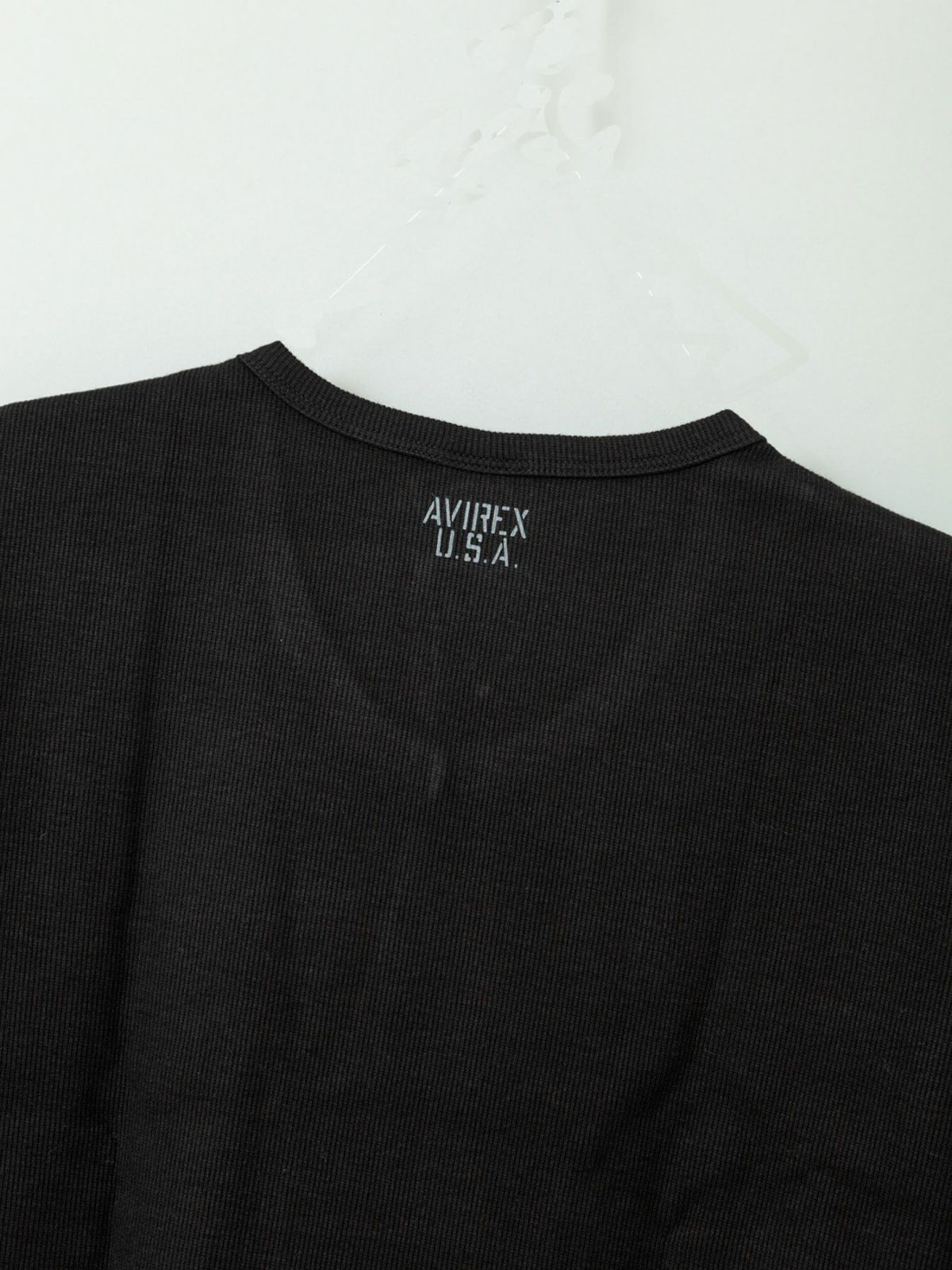 【AVIREX】DAILY V-NECK T-SHIRT