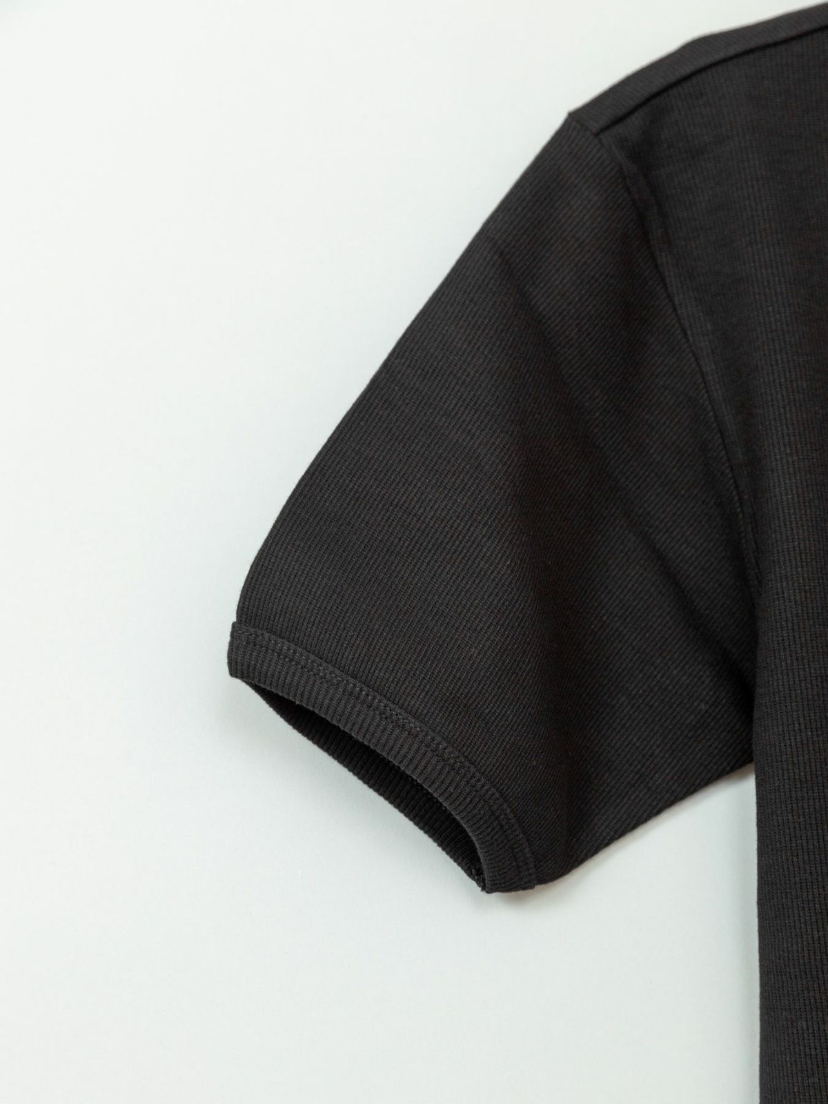 【AVIREX】DAILY V-NECK T-SHIRT