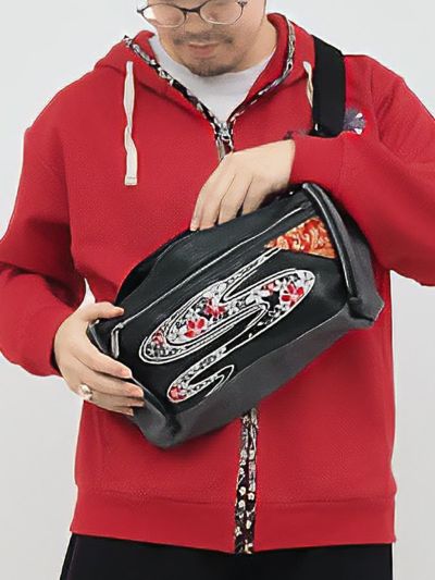 【雅結】<br>桜流水刺繍入り横型ボディバッグ