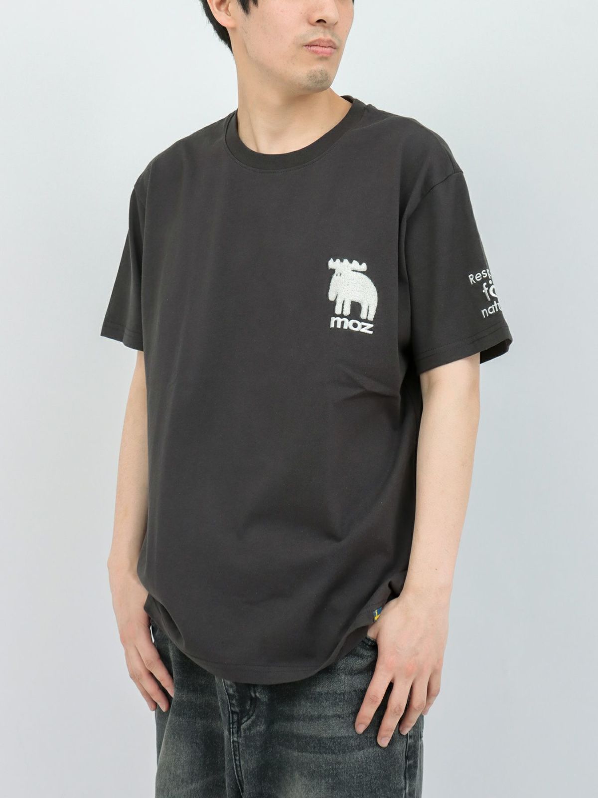 【moz】エルク ワンポイントサガラ刺繍入りTシャツ〔別注〕