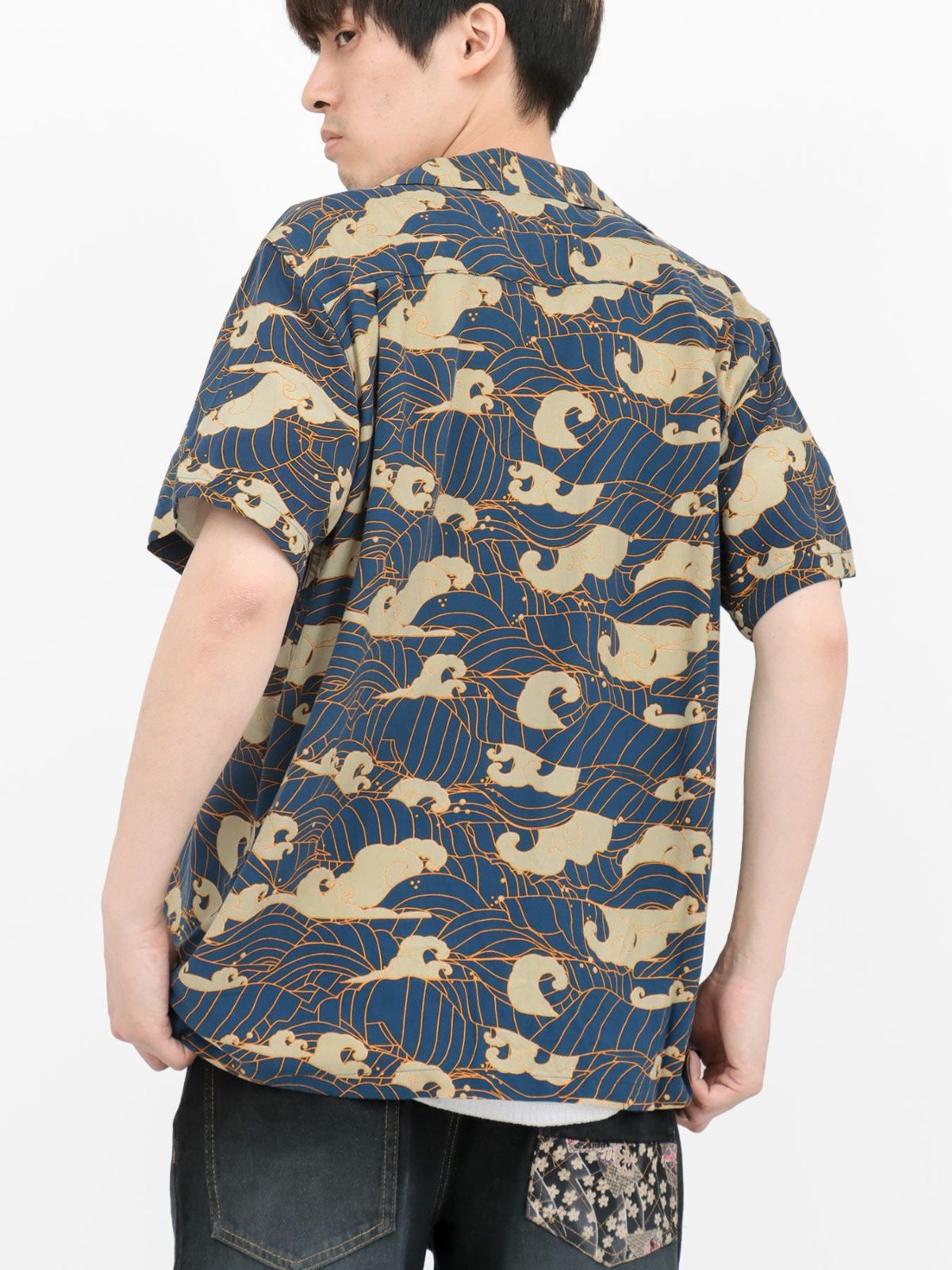 和柄プリントレーヨンアロハシャツ