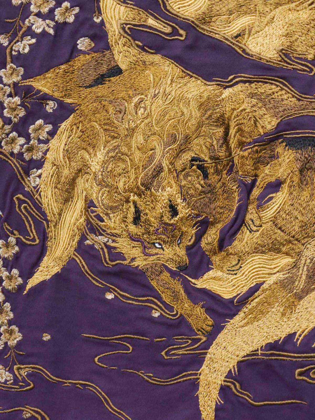 【絡繰魂・粋】“枝垂れ桜と九尾の狐”総刺繍 段染めグラデーションTシャツ