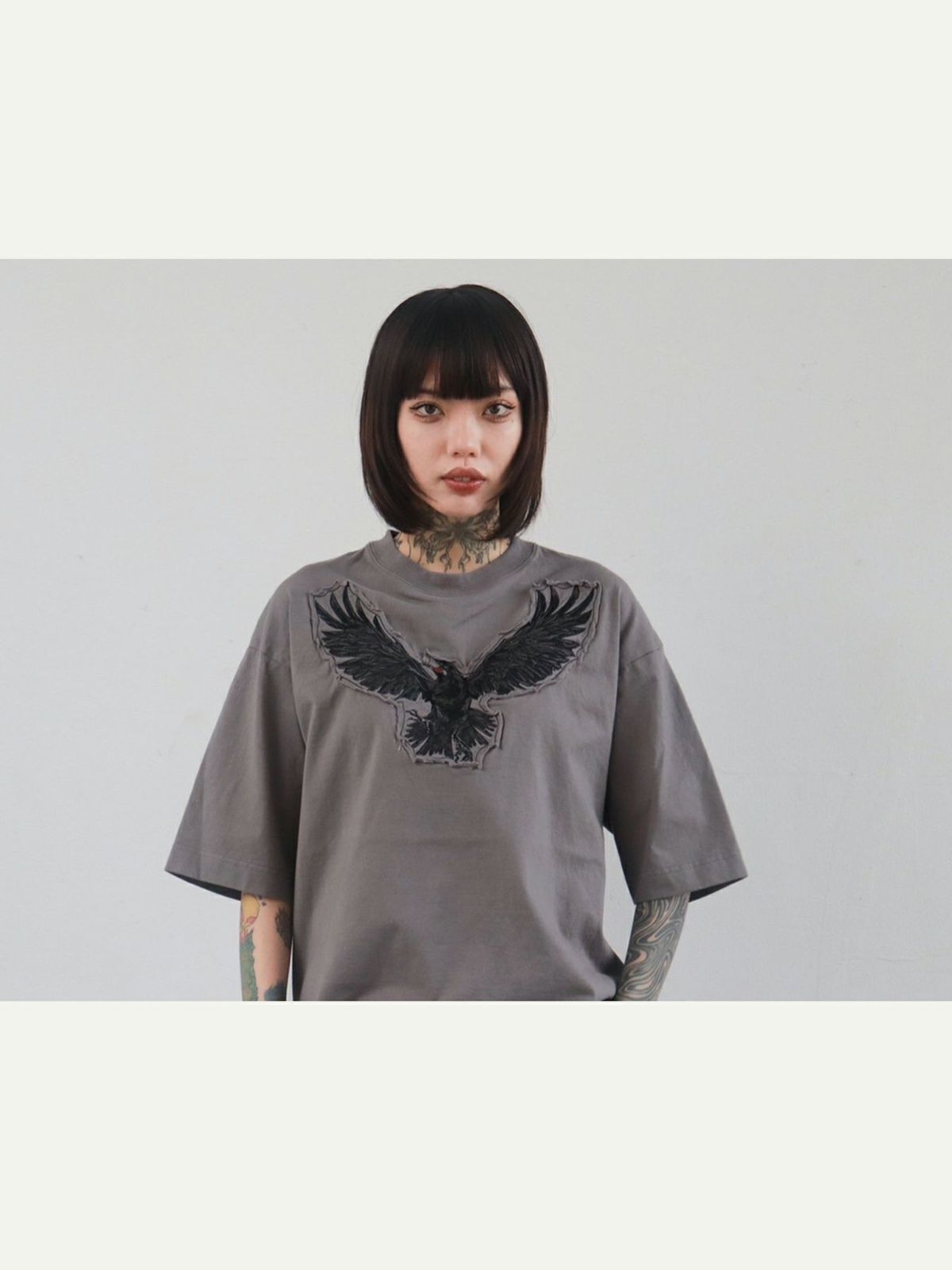 【DAKU】カラス刺繍 ダメージ加工Tシャツ