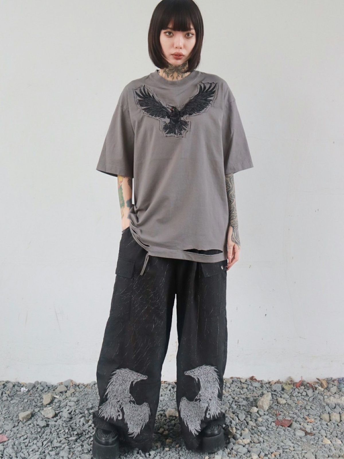 【DAKU】カラス刺繍 ダメージ加工Tシャツ