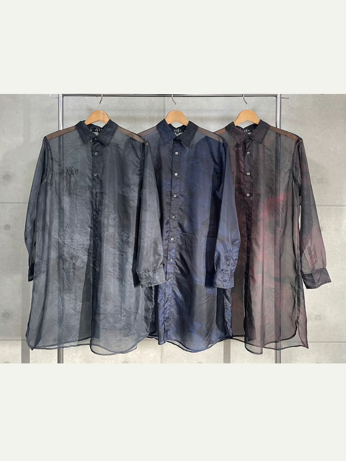 【DAKU】カラスプリントシアー素材 半袖ロングシャツ