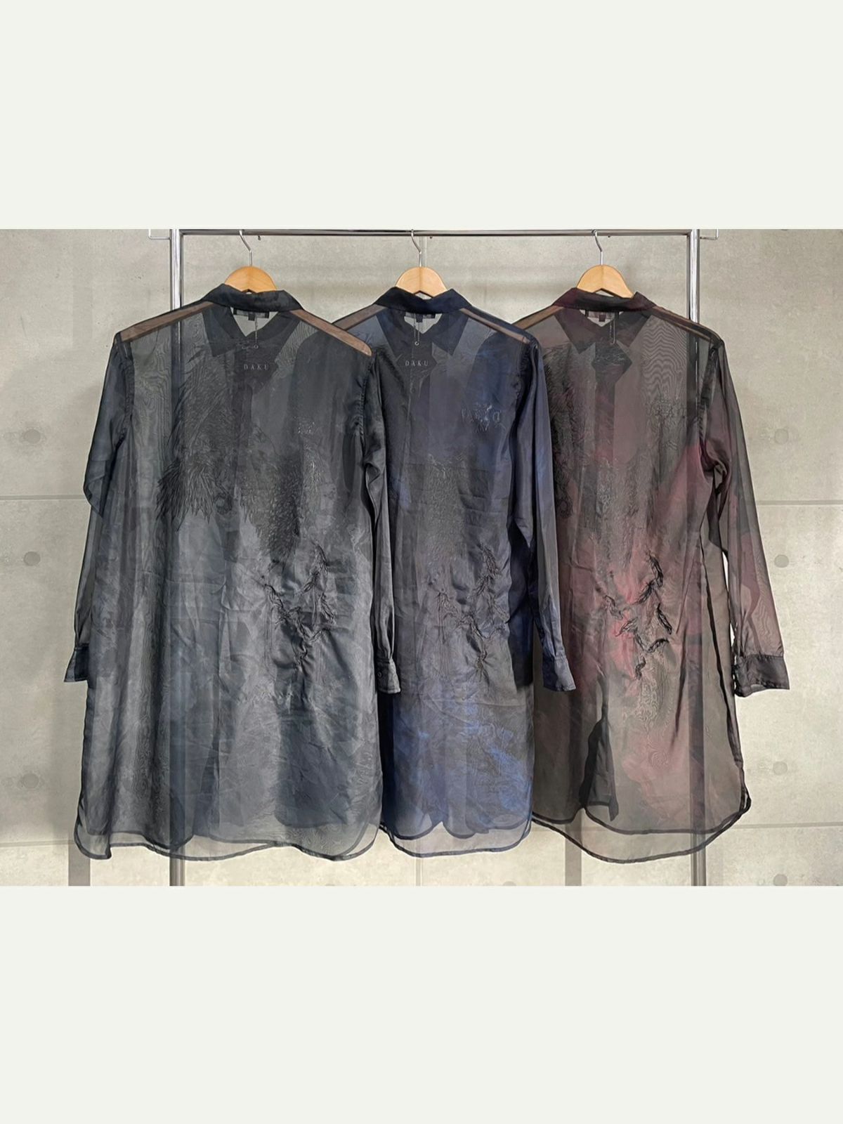 【DAKU】カラスプリントシアー素材 半袖ロングシャツ